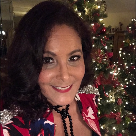 HELLO!  Just sharing a bit about my life & style! - Picture 2 of 12